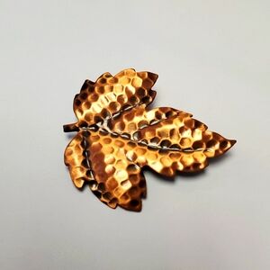 Metallic leaf pin